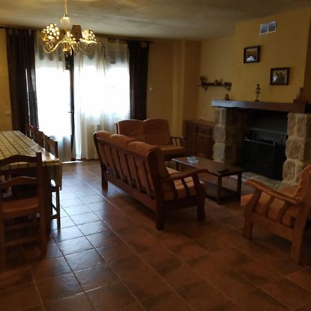Viv. De Uso Turistico Fuente El Tejo - Casa Ana Villa Бургоондо Екстериор снимка