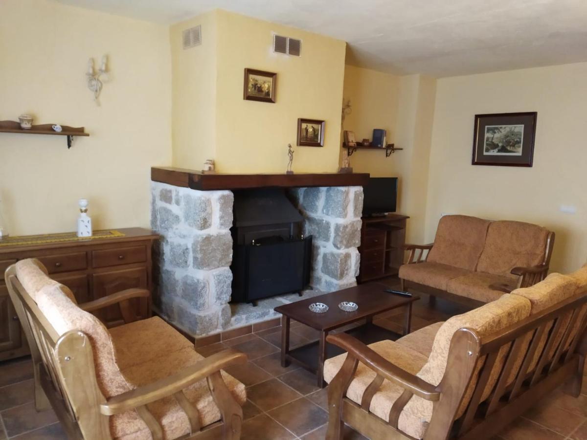 Viv. De Uso Turistico Fuente El Tejo - Casa Ana Villa Бургоондо Екстериор снимка